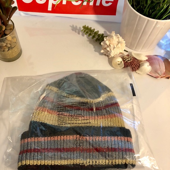 💯AUTHENTIC NWT RARE SUPREME BRIGHT STRIPE BEANIE-Navy! - Picture 3 of 8
